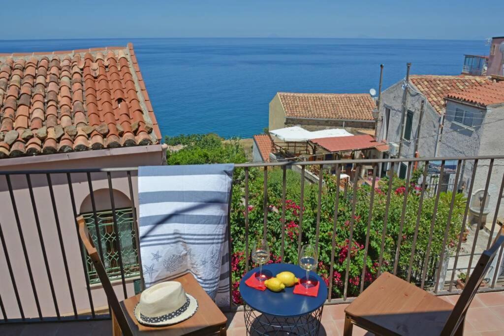 Terrazza Ambrogio Lägenhet Sant'Ambrogio  Exteriör bild